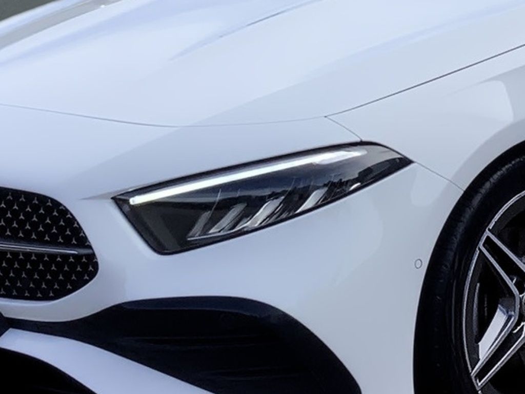 Mercedes-Benz A 200 d AMG MBUX LED SITZHEIZUNG AMBIENTE KAMERA foto 2
