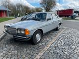 Mercedes-Benz-W123 **240 D**H-Zulassung**AHK - Mercedes-Benz 240: 240d