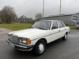Mercedes-Benz 200 OLDTIMER  123 AUTOMATIK SCHIEBEDACH - Mercedes-Benz 200