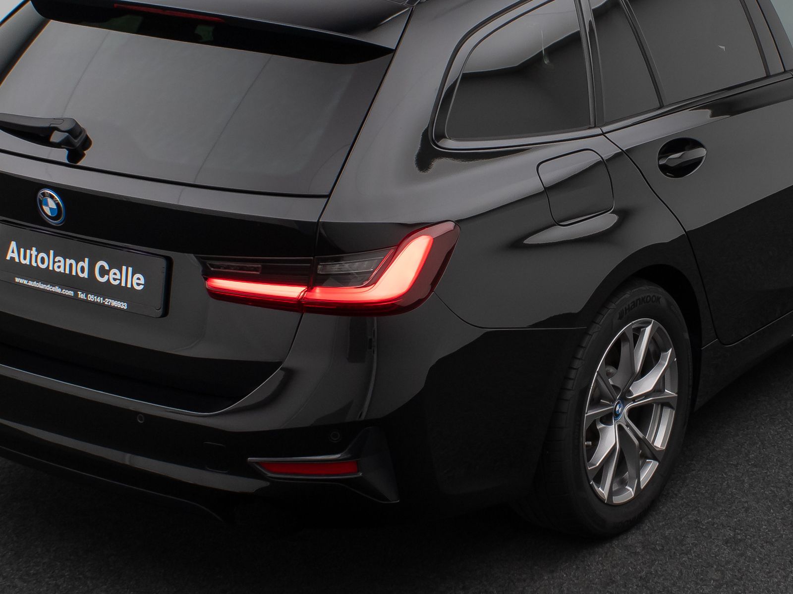 Fahrzeugabbildung BMW 330e xD SportLine Laser HUD DAB HiFi Komfort PDC