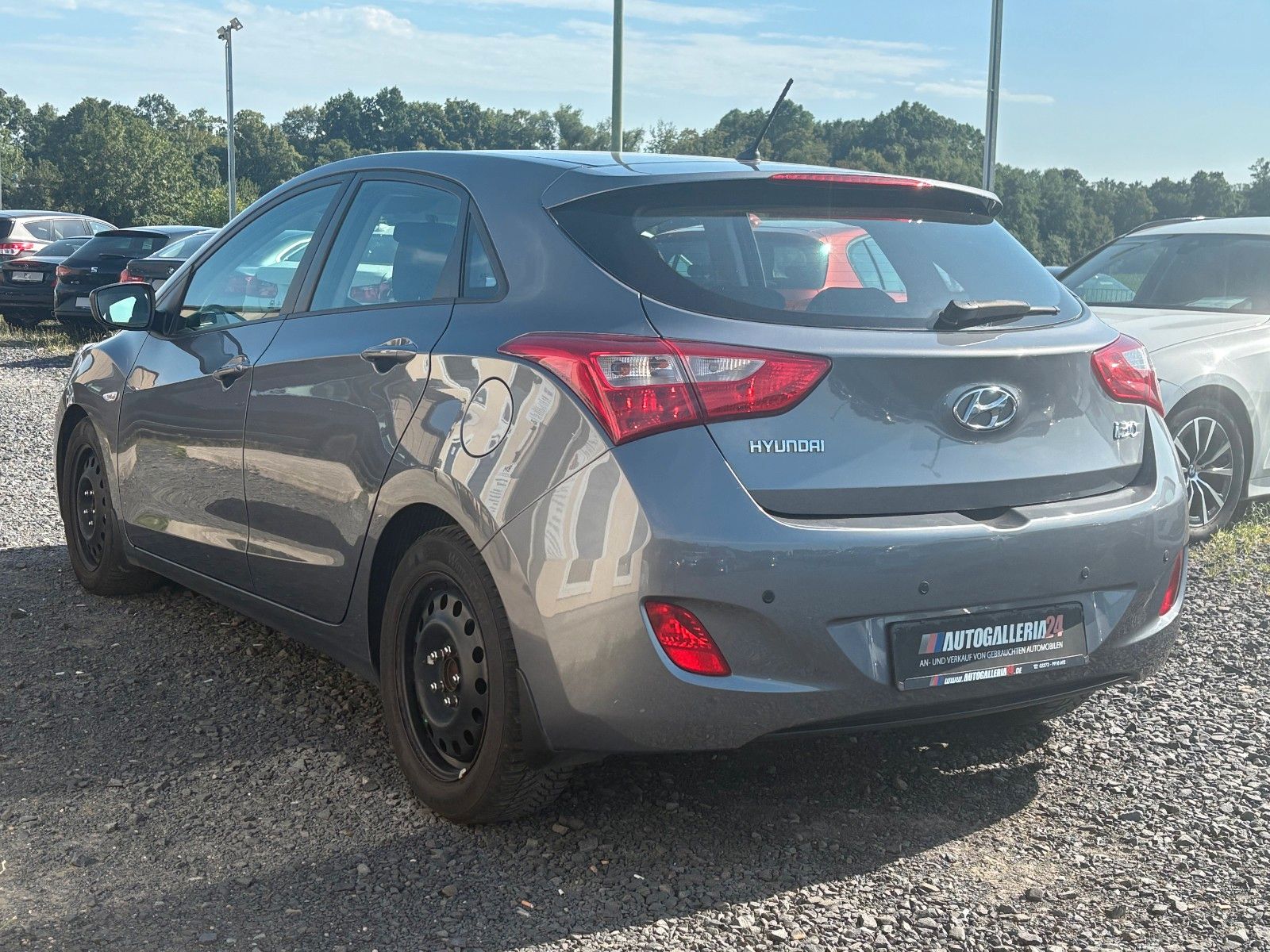Fahrzeugabbildung Hyundai i30 1.6 CRDi 81kW Klima 2.HAND PDC Freisprech