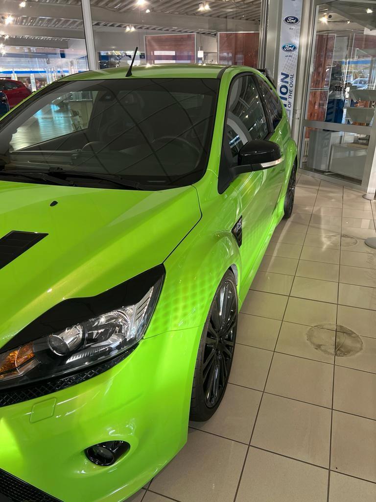Ford Focus Lim. RS mit 350 PS  RS500 Schalensitze