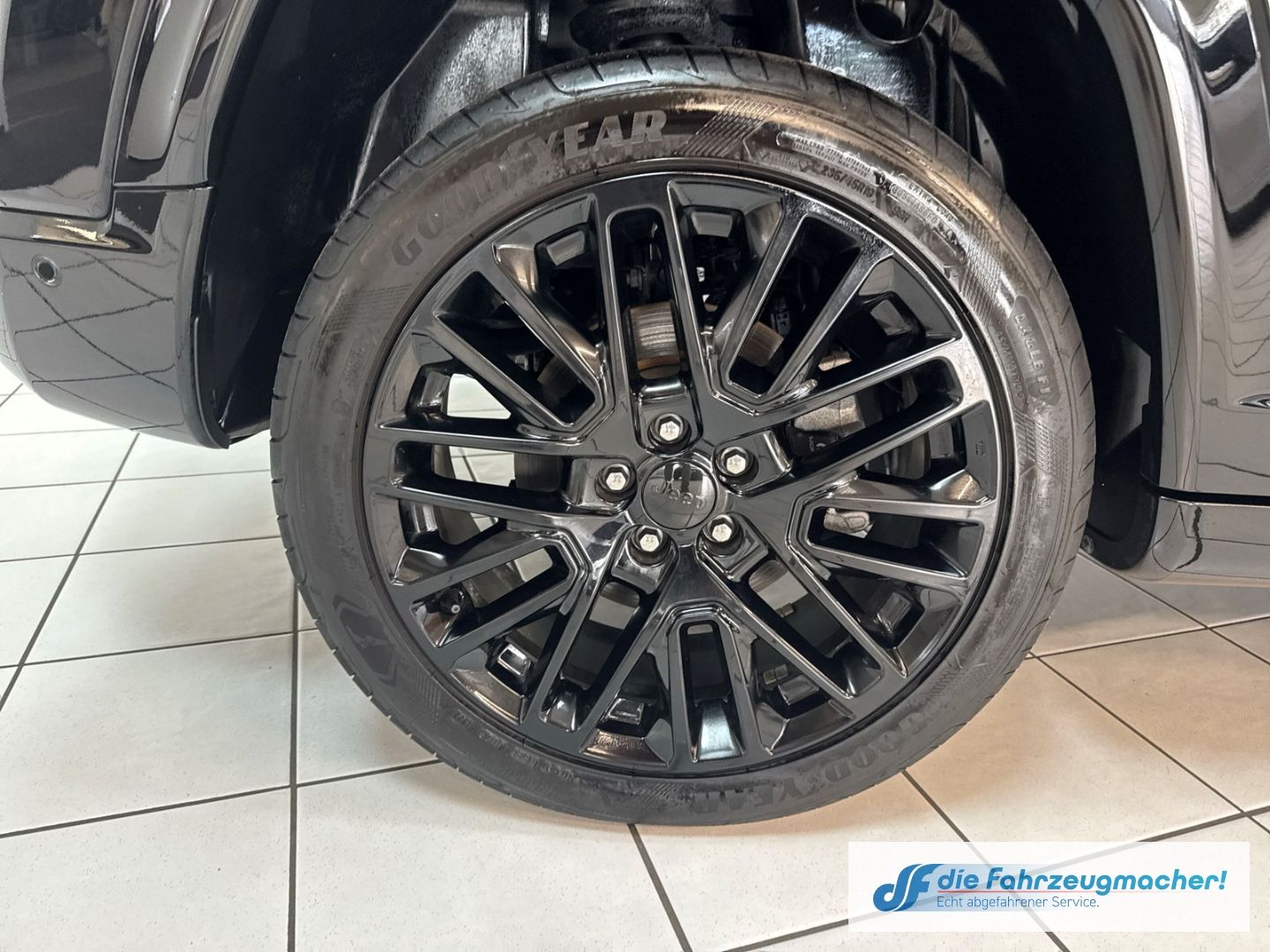 Fahrzeugabbildung Jeep Compass S Plug-In Hybrid 4WD Navi Soundsystem 36