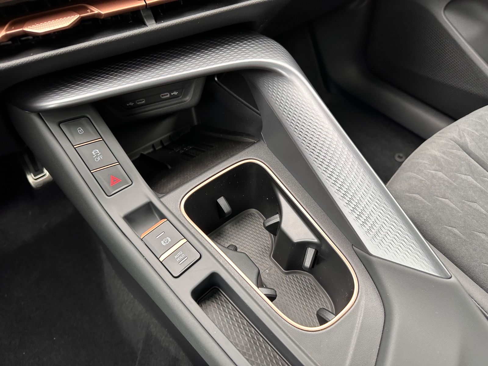 Fahrzeugabbildung CUPRA Terramar VZ 2.0 TSI 4Dr DSG Matrix/Pano/AHK/ACC