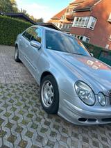 Mercedes-Benz Mercedes Benz E 220 W 211 - Mercedes-Benz E-Class mit Diesel-Antrieb: W211