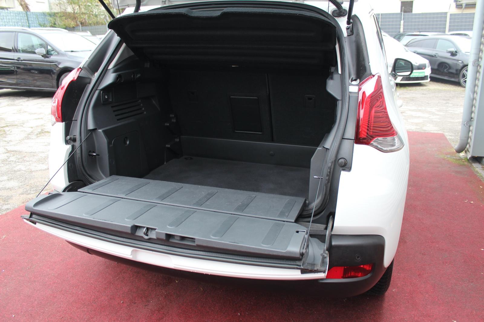 Peugeot 3008 ACTIVE AUTOMATIK KLIMA PANORAMA PDC