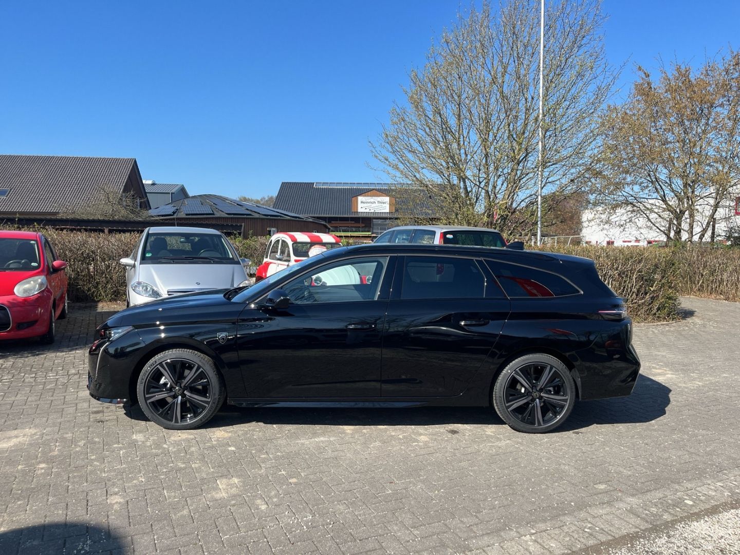 Fahrzeugabbildung Peugeot 308 1.5 SW GT BlueHDi 130 EAT8 ACC Panodach Navi