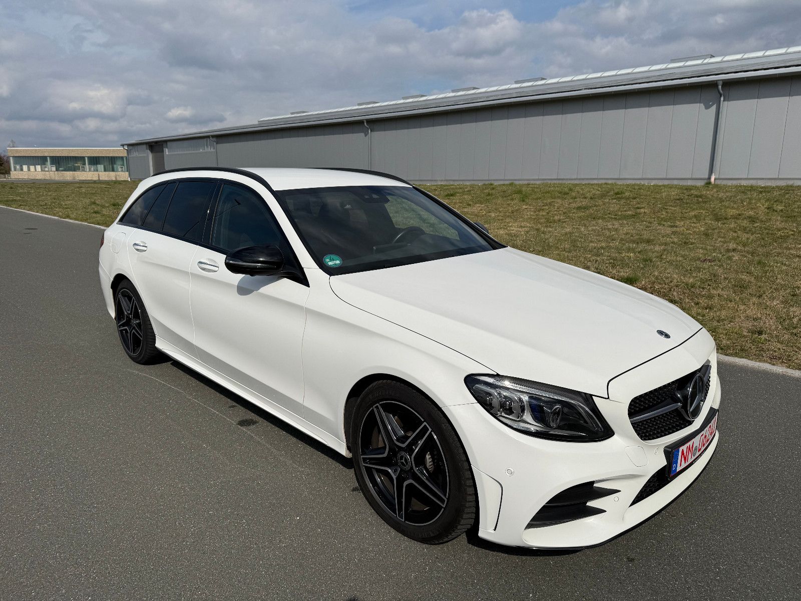 MERCEDES-BENZ C 300 d T AMG-LINE/NIGHT/360°KAMERA/9G-TRONIC