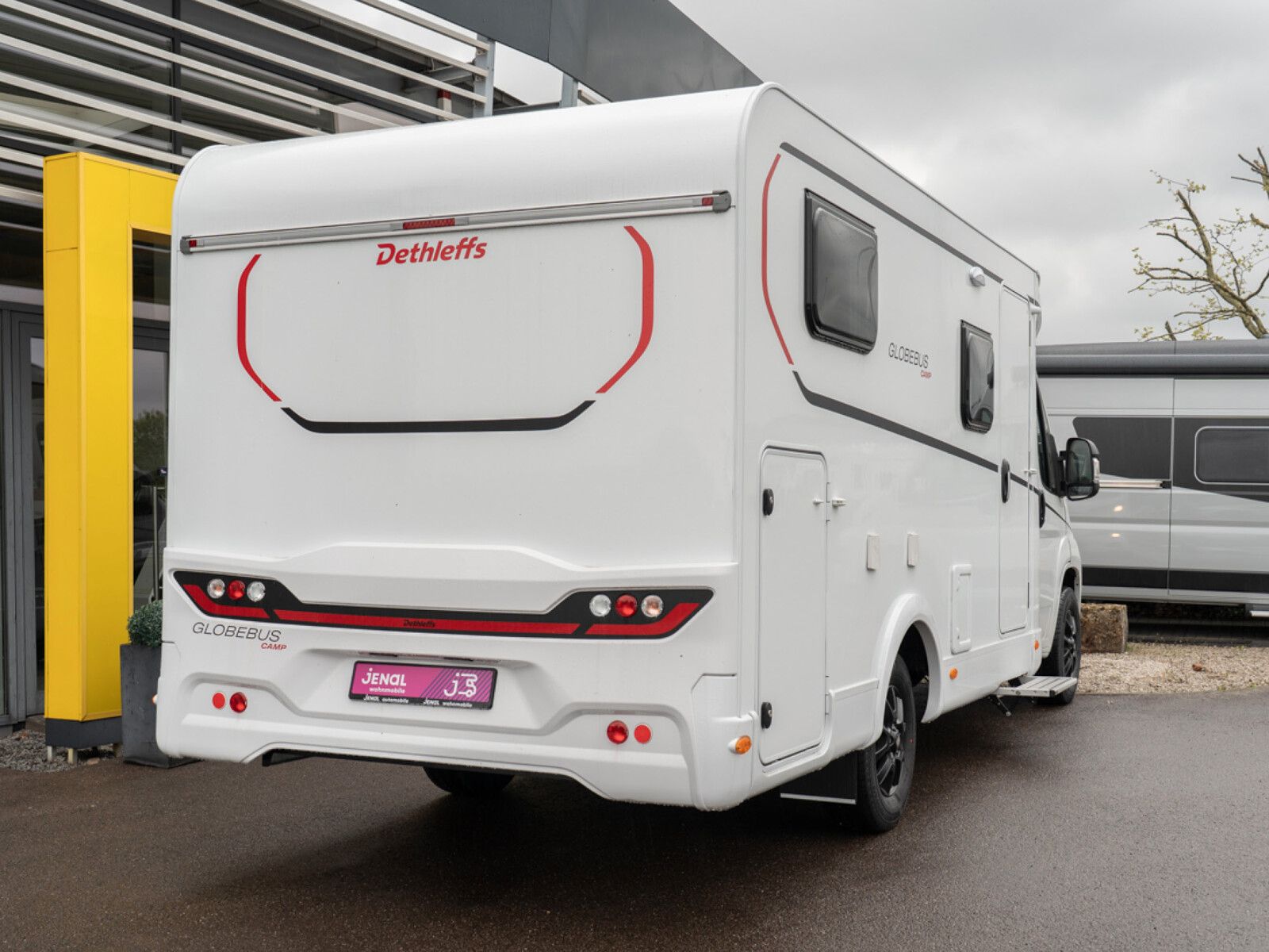 Fahrzeugabbildung Dethleffs Globebus Camp T 4 Bettenumbau, Schwenkbad