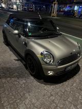 MINI One Cabrio One - MINI One Cabrio mit Benzin-Antrieb: Automatik