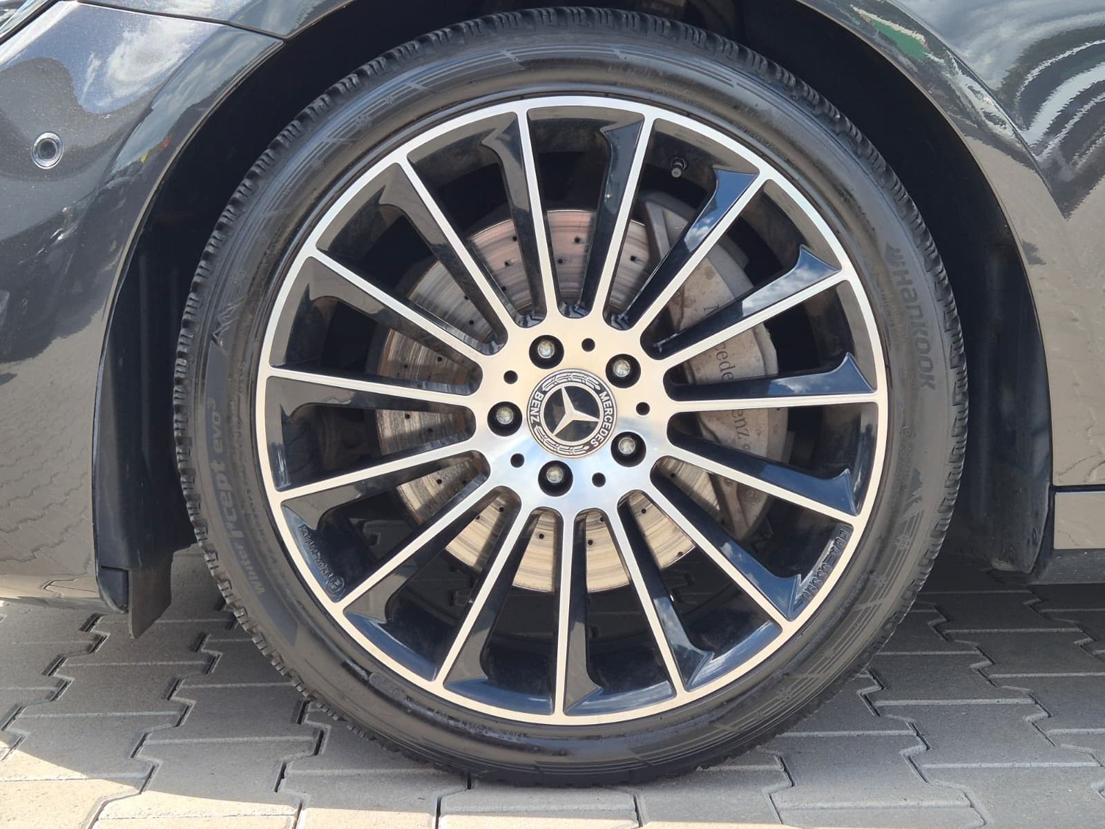 Fahrzeugabbildung Mercedes-Benz E 200 AMG NIGHT*LED*MEMORY*MBUX*KAMERA*19"