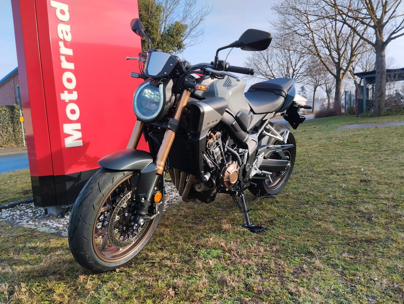 Honda CB 650 R E-Clutch