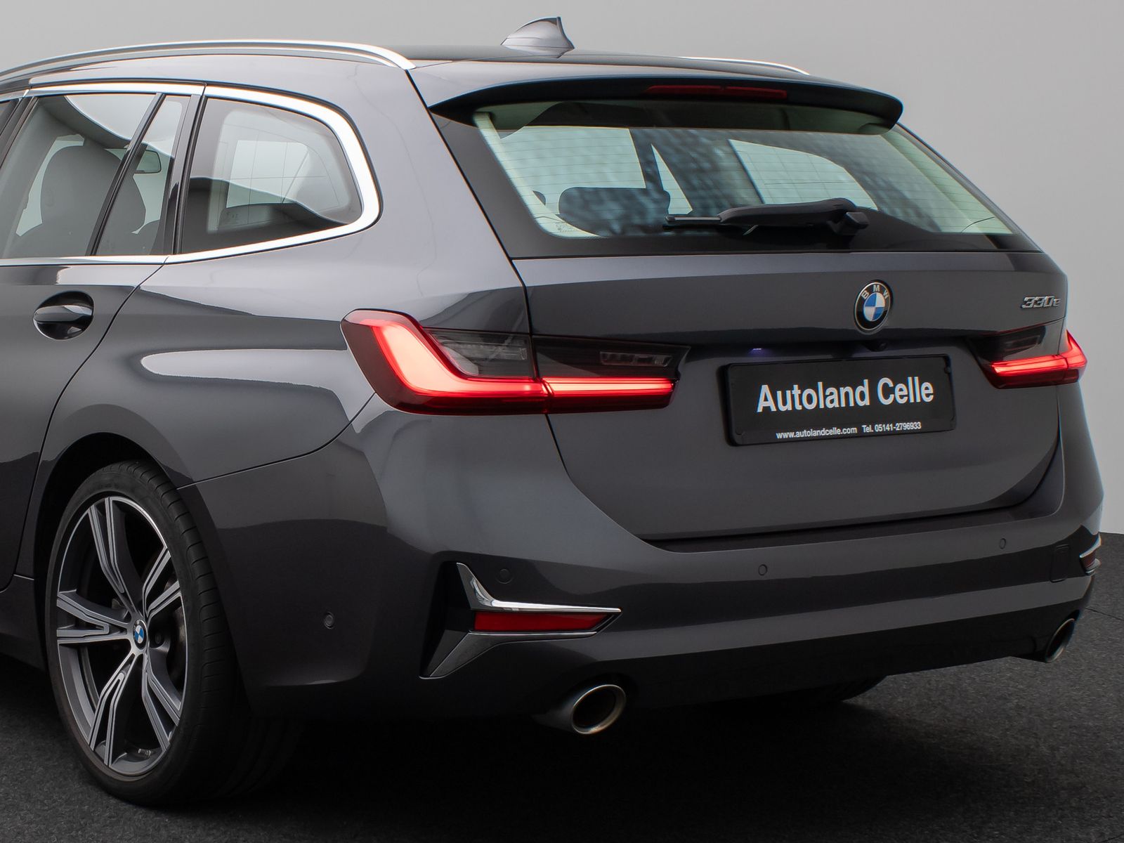 Fahrzeugabbildung BMW 330e Luxury Line 360°HiFi DAB Alarm Sport 19Zoll