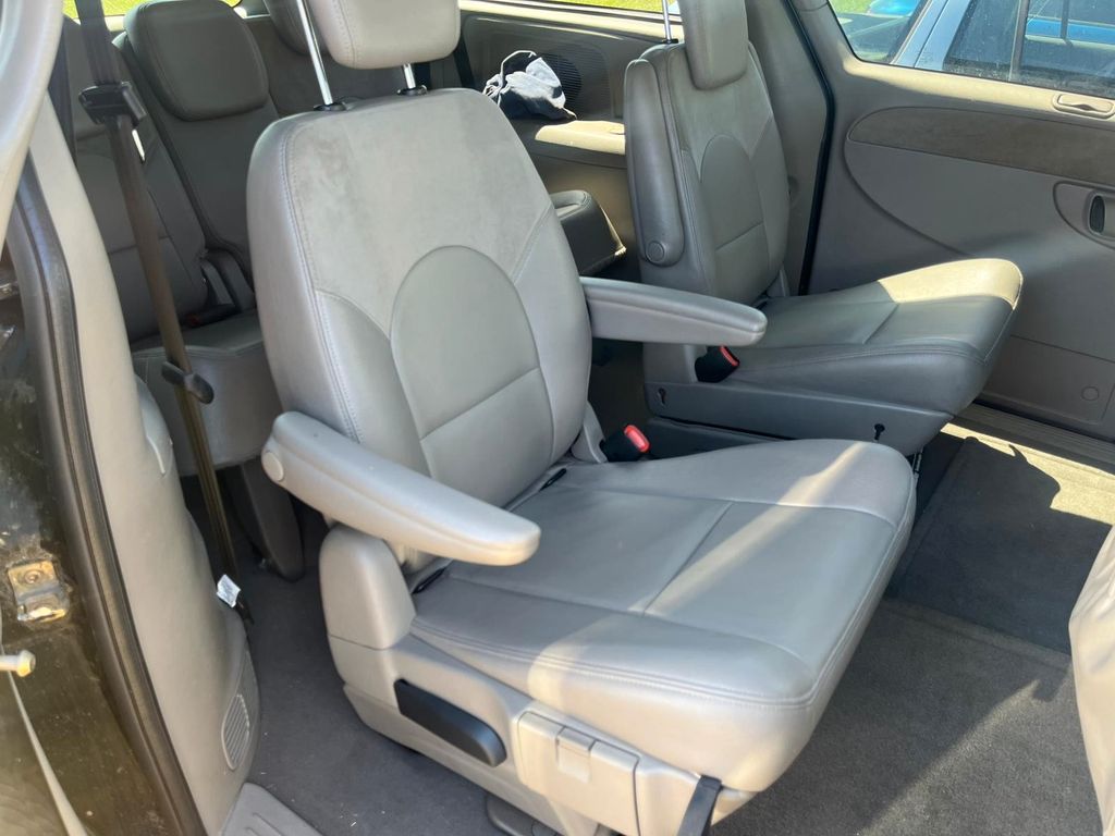 CHRYSLER Grand Voyager 2.8 CRD 7-Sitze Autom.2-Hand - Bild 10