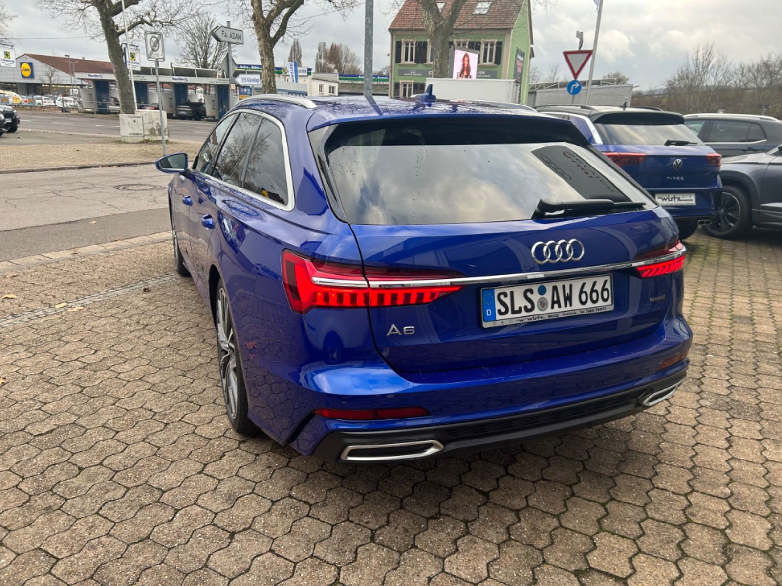 Fahrzeugabbildung Audi A6 Avant 40 TDI quattro sport Matrix Navi