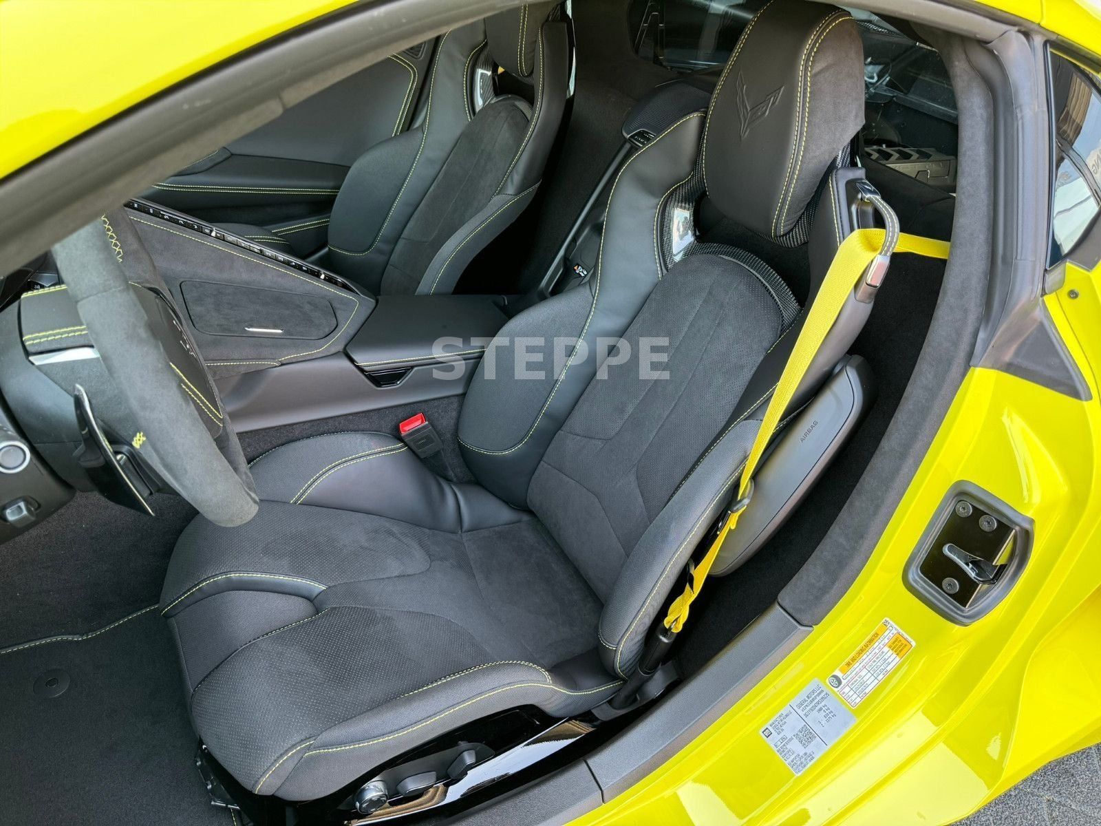 Corvette C8 Stingray Coupe 6,2 V8 3LT Europamodell STEPPE