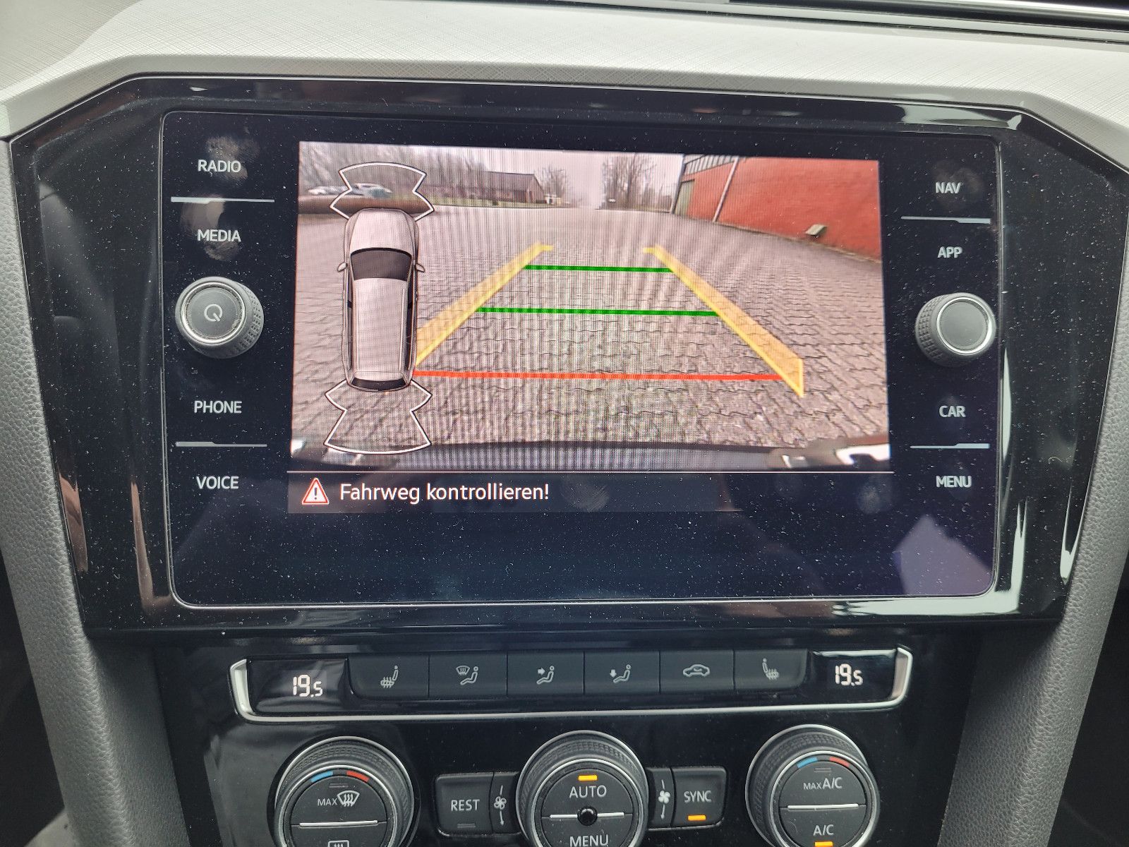 Volkswagen Passat Var.2.0 TDI Business LED+SH+RFK+ACC foto 20