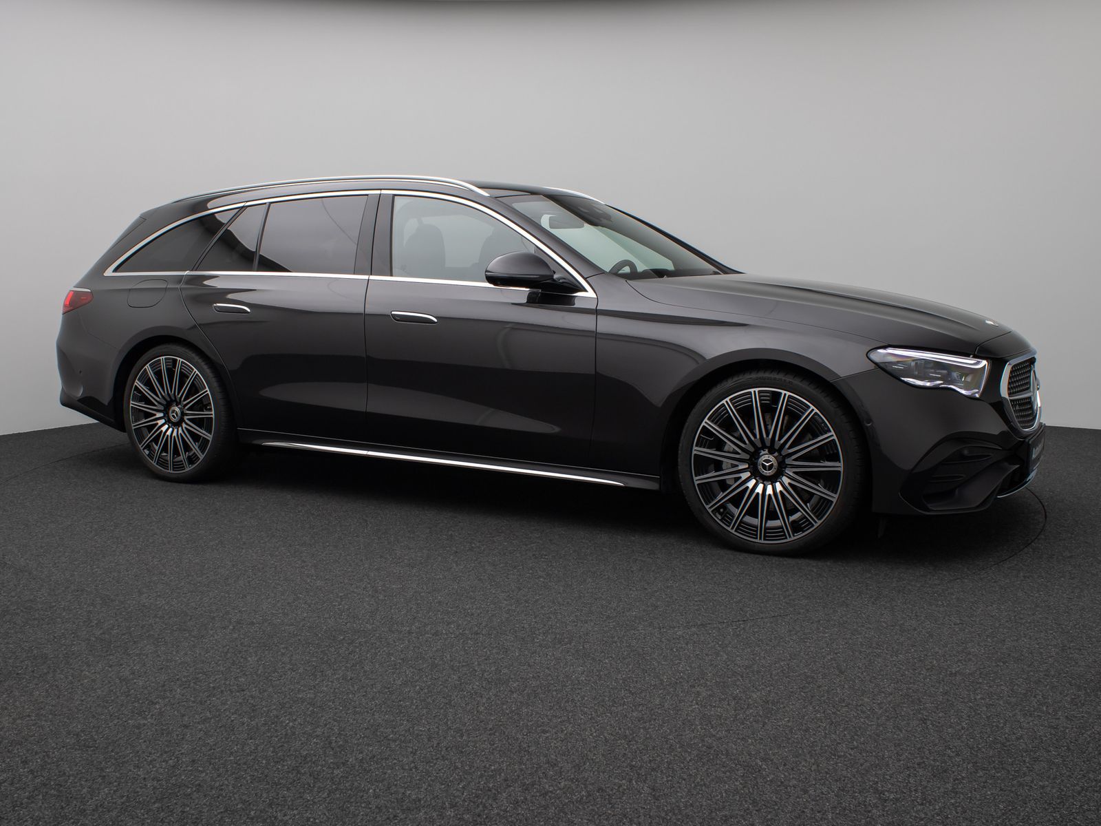 Fahrzeugabbildung Mercedes-Benz E 450d 4Matic AMG Line Advanced+ Pano 360°21Zoll