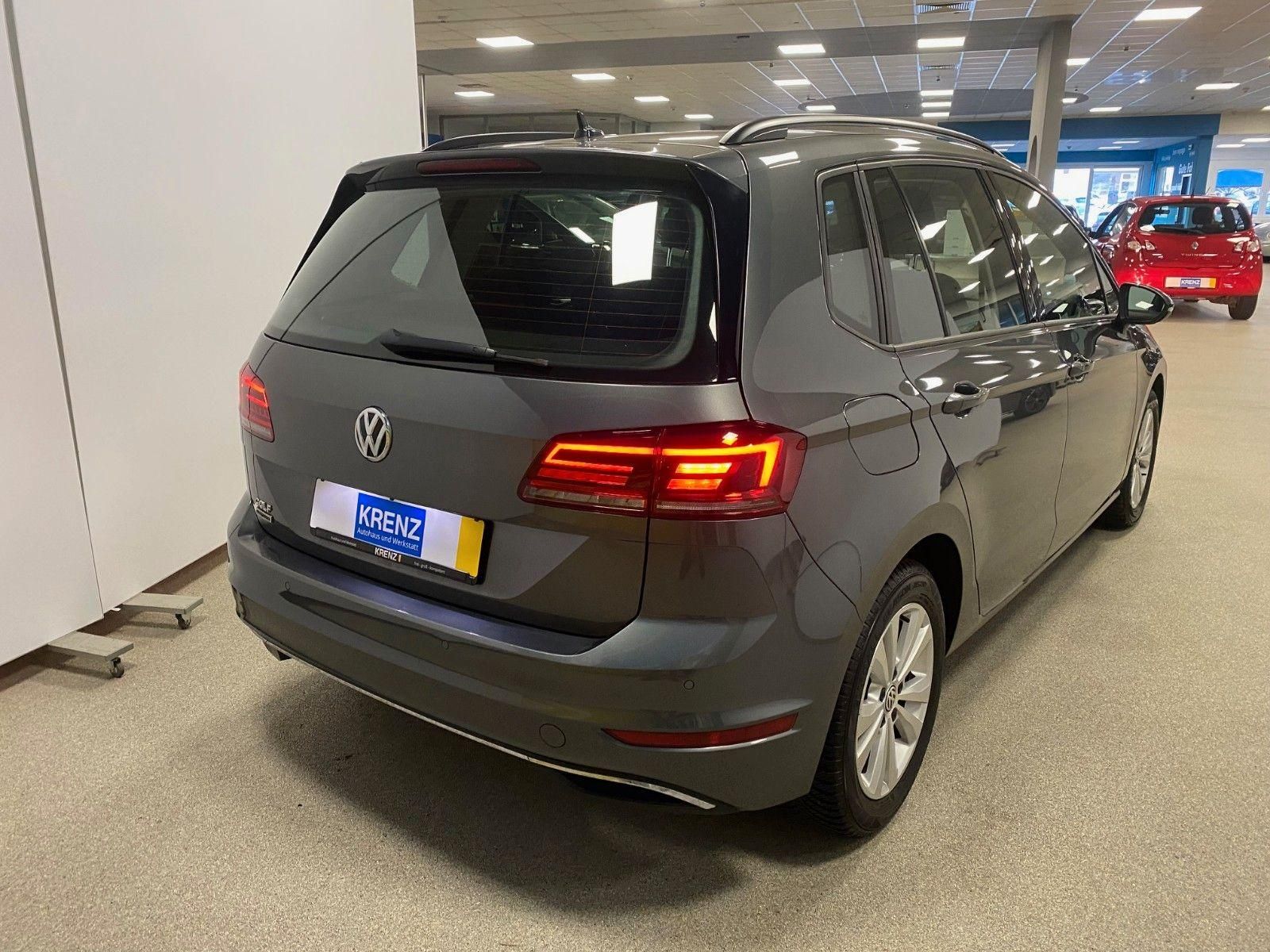 Fahrzeugabbildung Volkswagen Golf Sportsvan 1.5 TSI ACT Comfortline+DSG+ACC+
