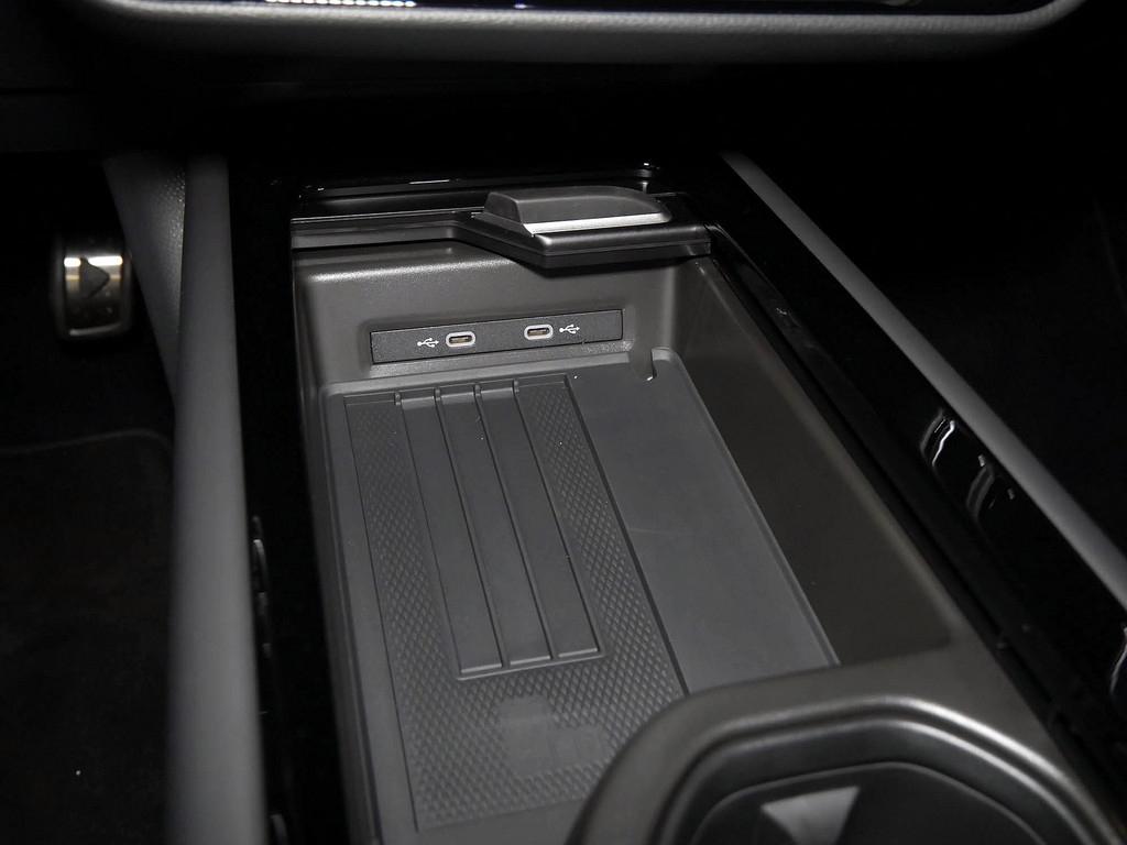 Volkswagen ID.7 Tourer GTX 4Motion AHK PANO NAV MATRIX 4xKA