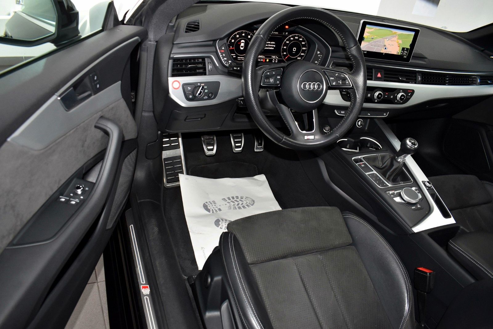 Fahrzeugabbildung Audi A5 Coupe sport S Line T.Leder,Navi,LED,SH,PDC