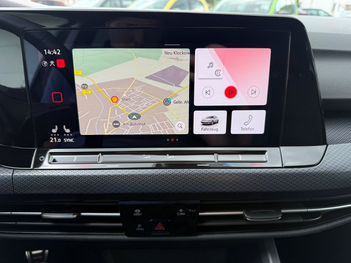 Fahrzeugabbildung Volkswagen Golf VIII United 1,5 TSI Navi Digi Cockpit LED A