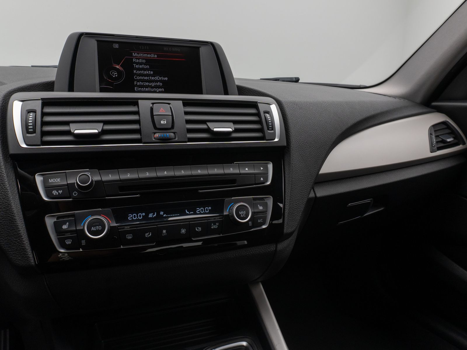 Fahrzeugabbildung BMW 118d Advantage PDChint Sitzhzg Geschwindigkeits
