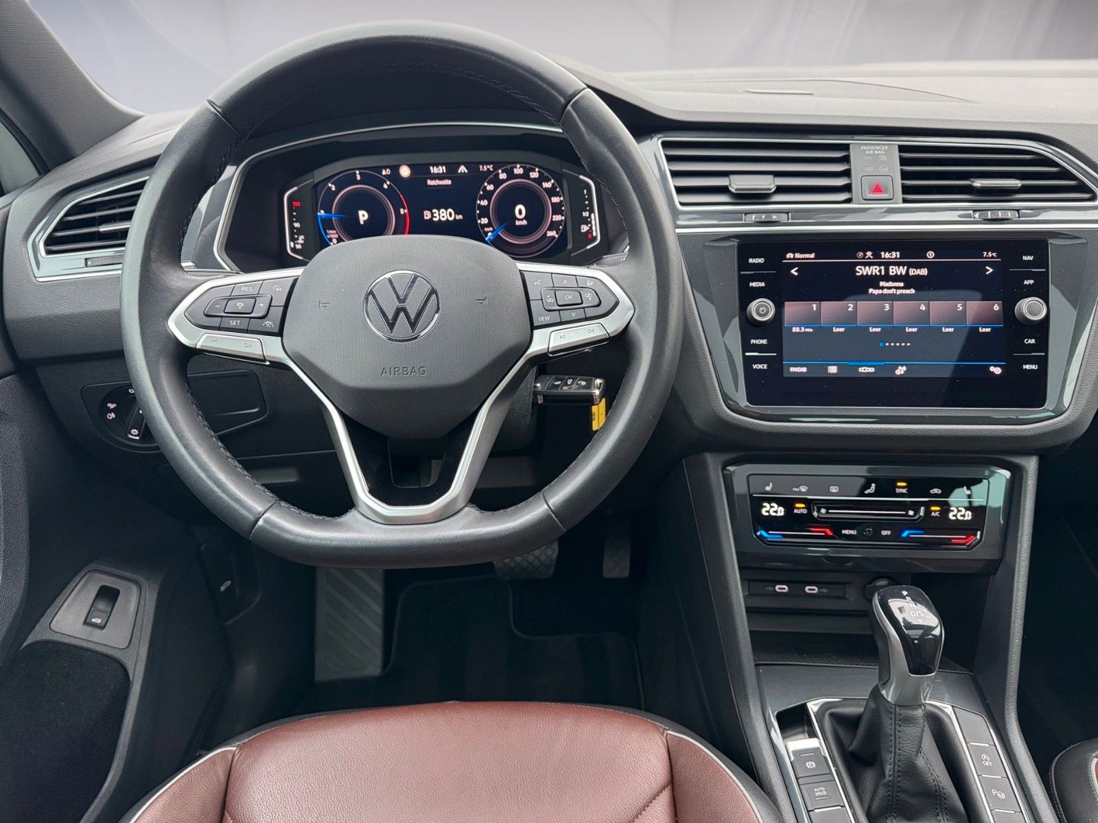 Fahrzeugabbildung Volkswagen Tiguan Elegance 4Motion 2.0 TDI