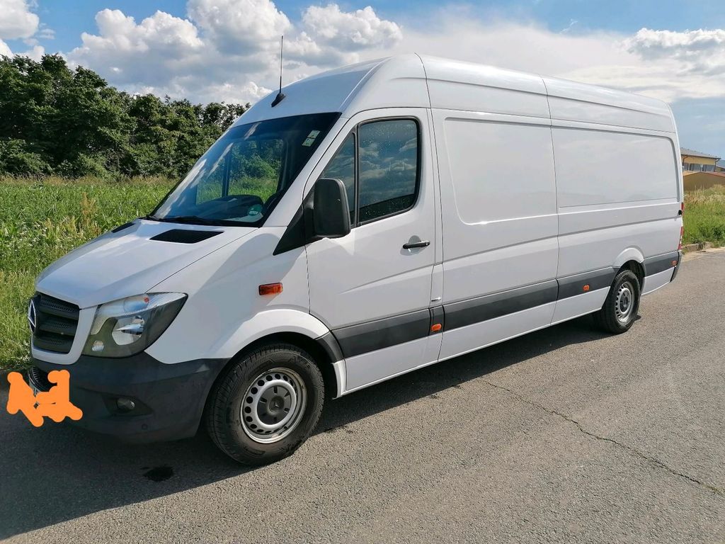 Image of Mercedes-Benz Sprinter