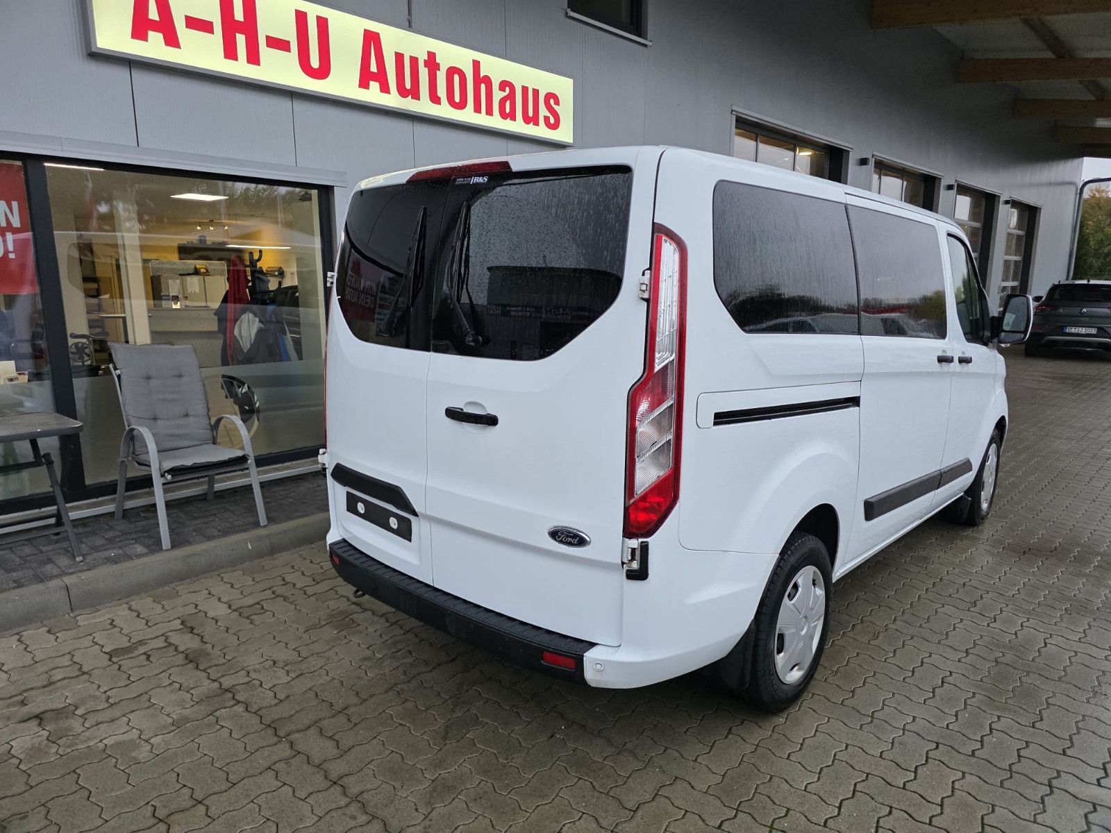 Fahrzeugabbildung Ford Transit/Tourneo CustomKombi 320 L1 Trend