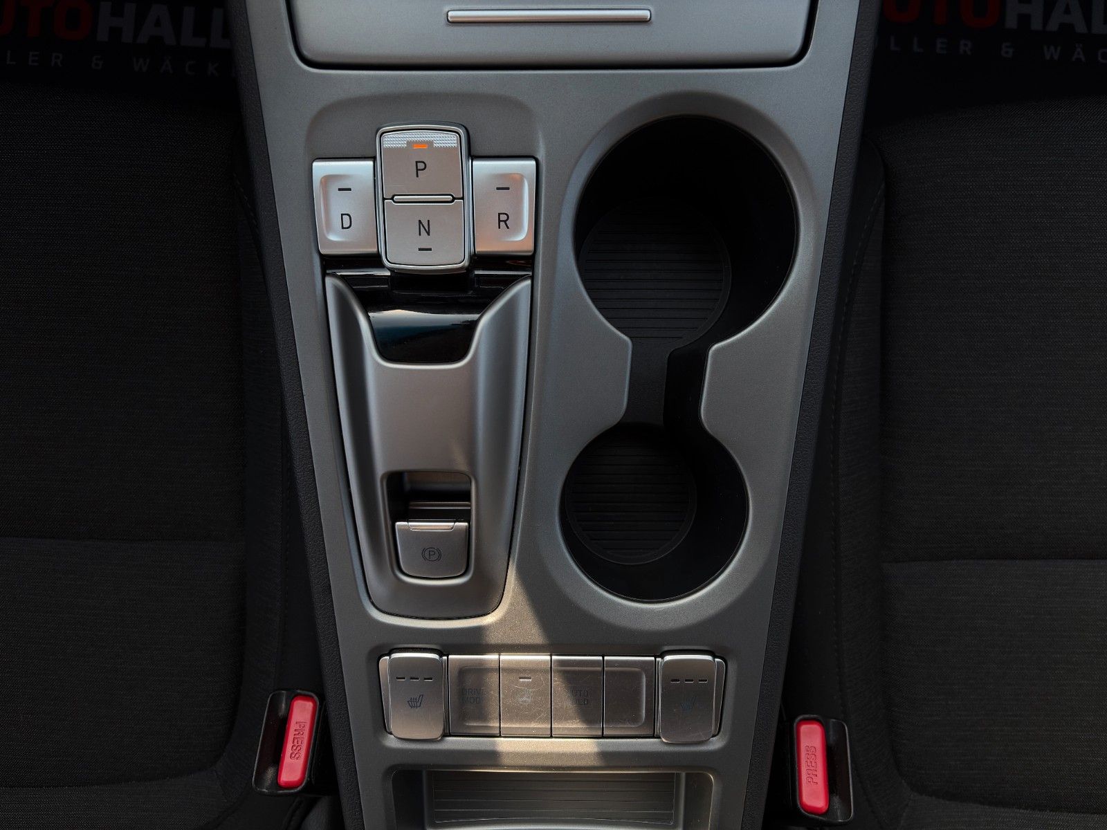 Fahrzeugabbildung Hyundai KONA E Select SHZ LHZ ACC PDC LKA Navi CarPlay