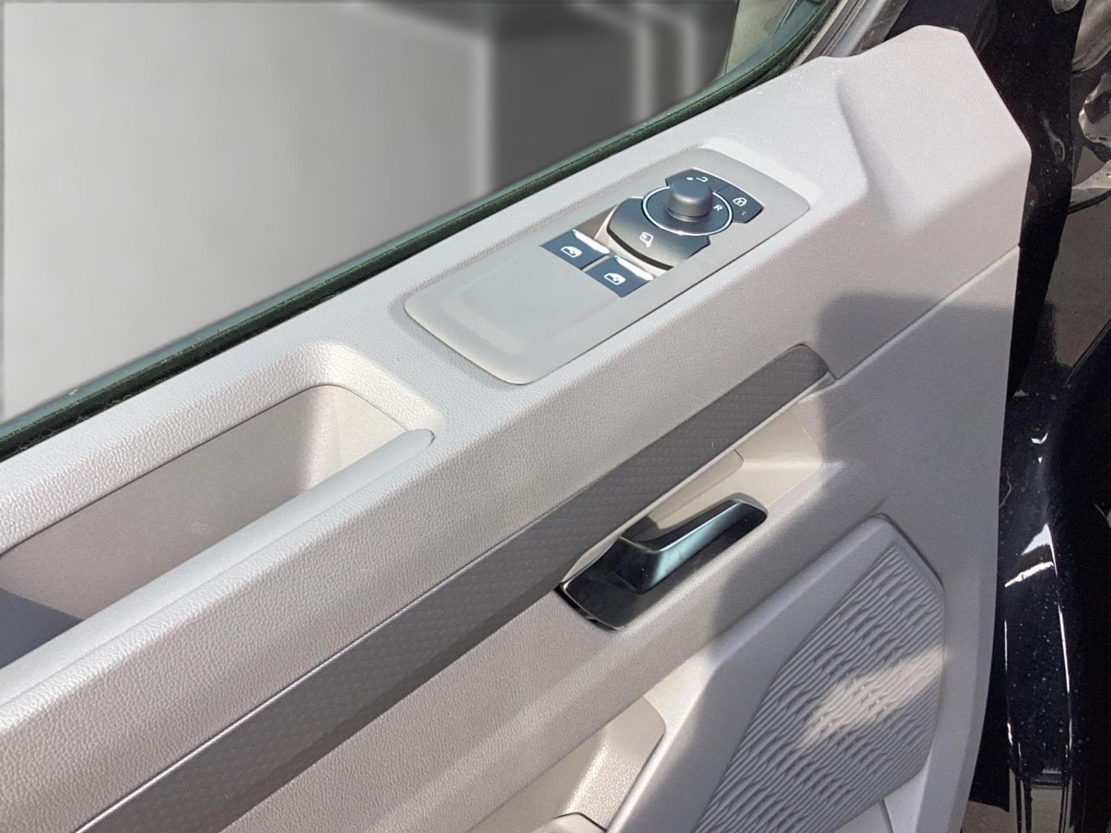 Volkswagen T7 Caravelle - Bild 7