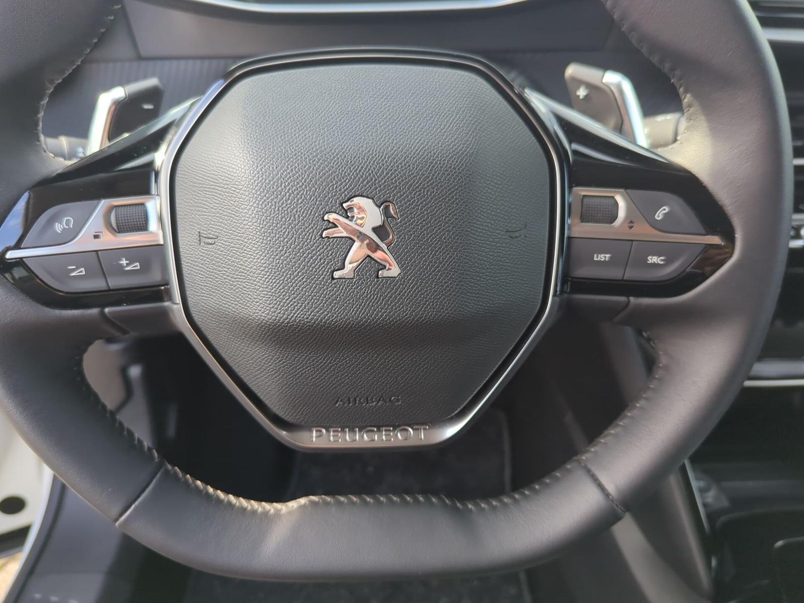 Peugeot 2008 1.2 PureTech 130 Allure Pack LED Navi ACC