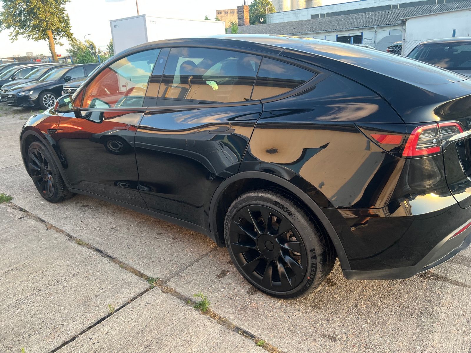 Tesla Model Y Long Range Allrad Leder Kamera 360, 21 foto 5