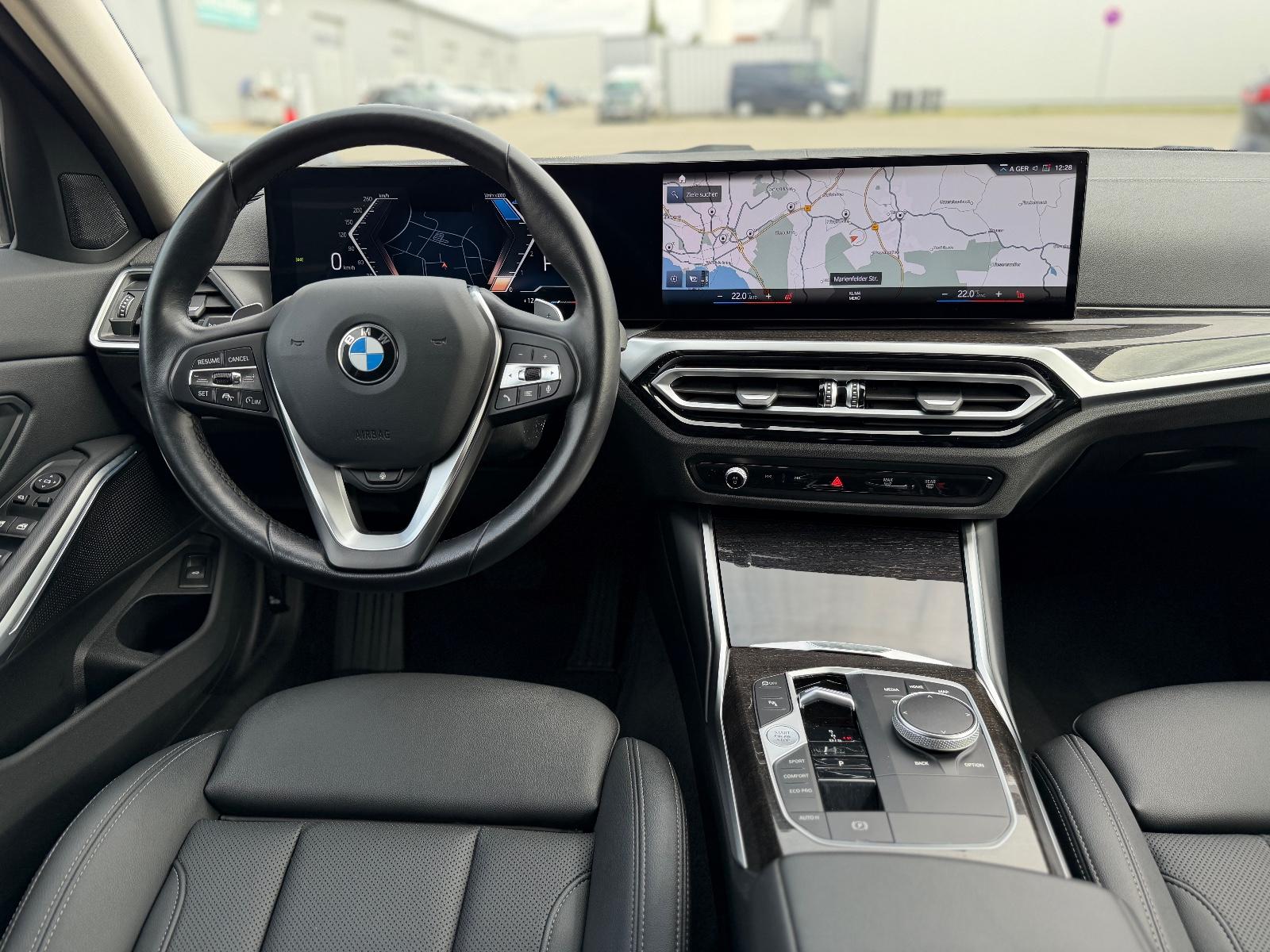 BMW 320 d xDrive Leder PANO AHK StdHzg. ACC Keyless