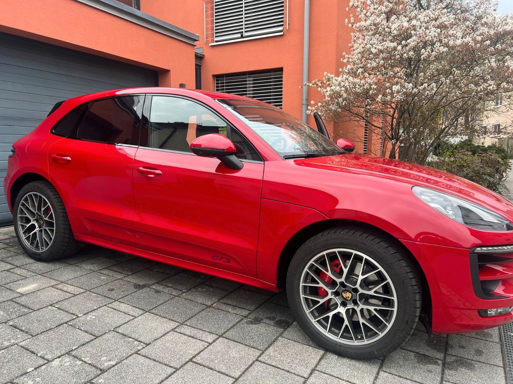 Image of Porsche Macan