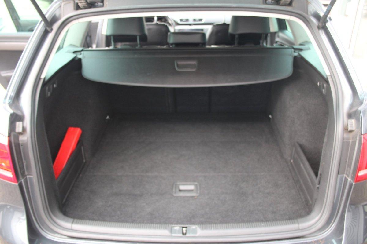 Volkswagen Passat 2012 — photo 14