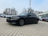 BMW 318d Advantage *LED Navi Pano-SD DAB Sitzh.* - BMW 318: Schiebedach