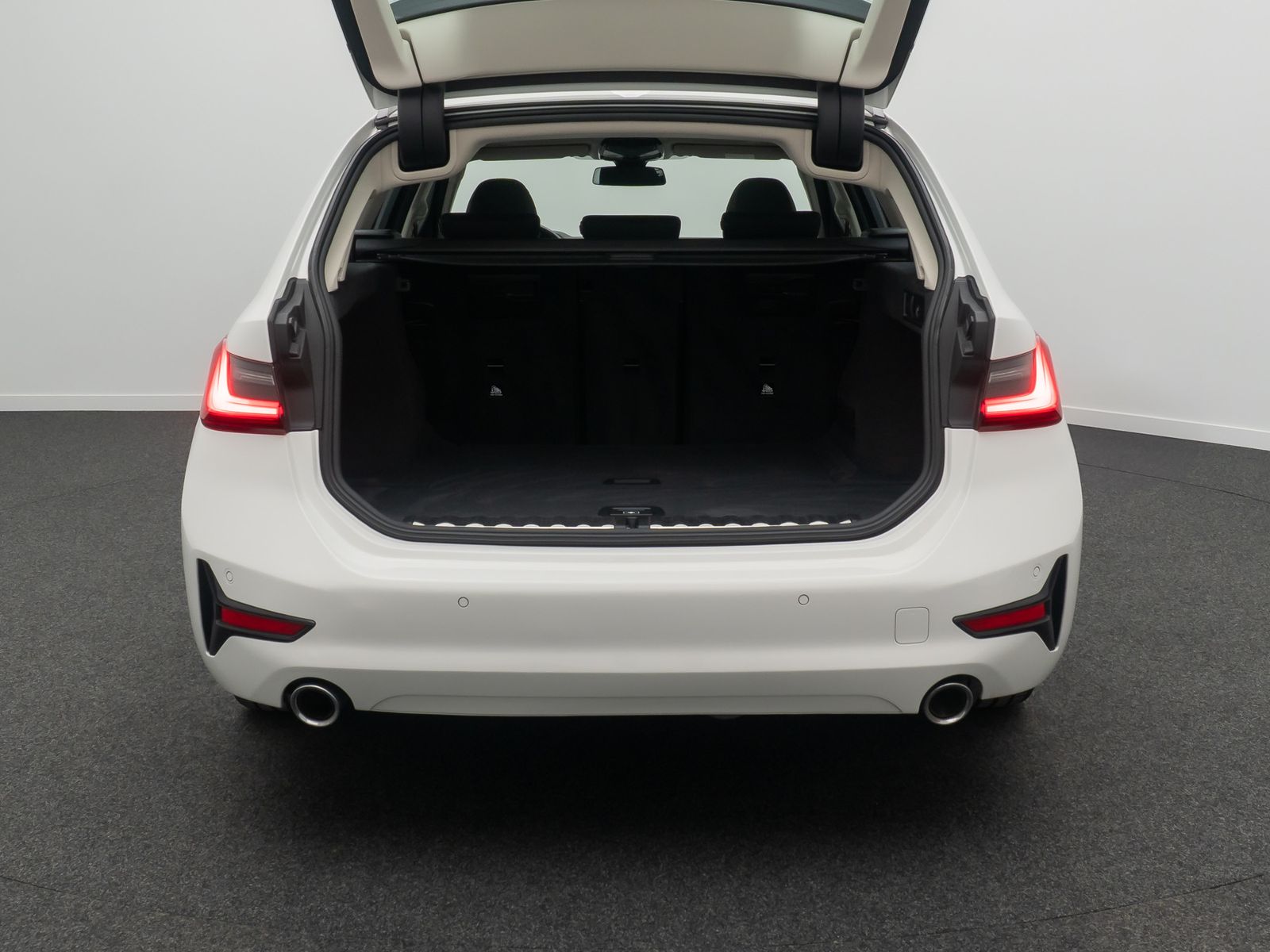 Fahrzeugabbildung BMW 330i AHK Kamera DAB Laser Panorama M Sport HIFi