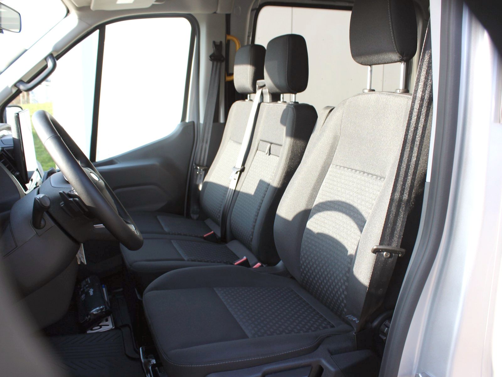 Fahrzeugabbildung Ford Transit 350 L3 Trend -Rollstuhlfahrzeug-