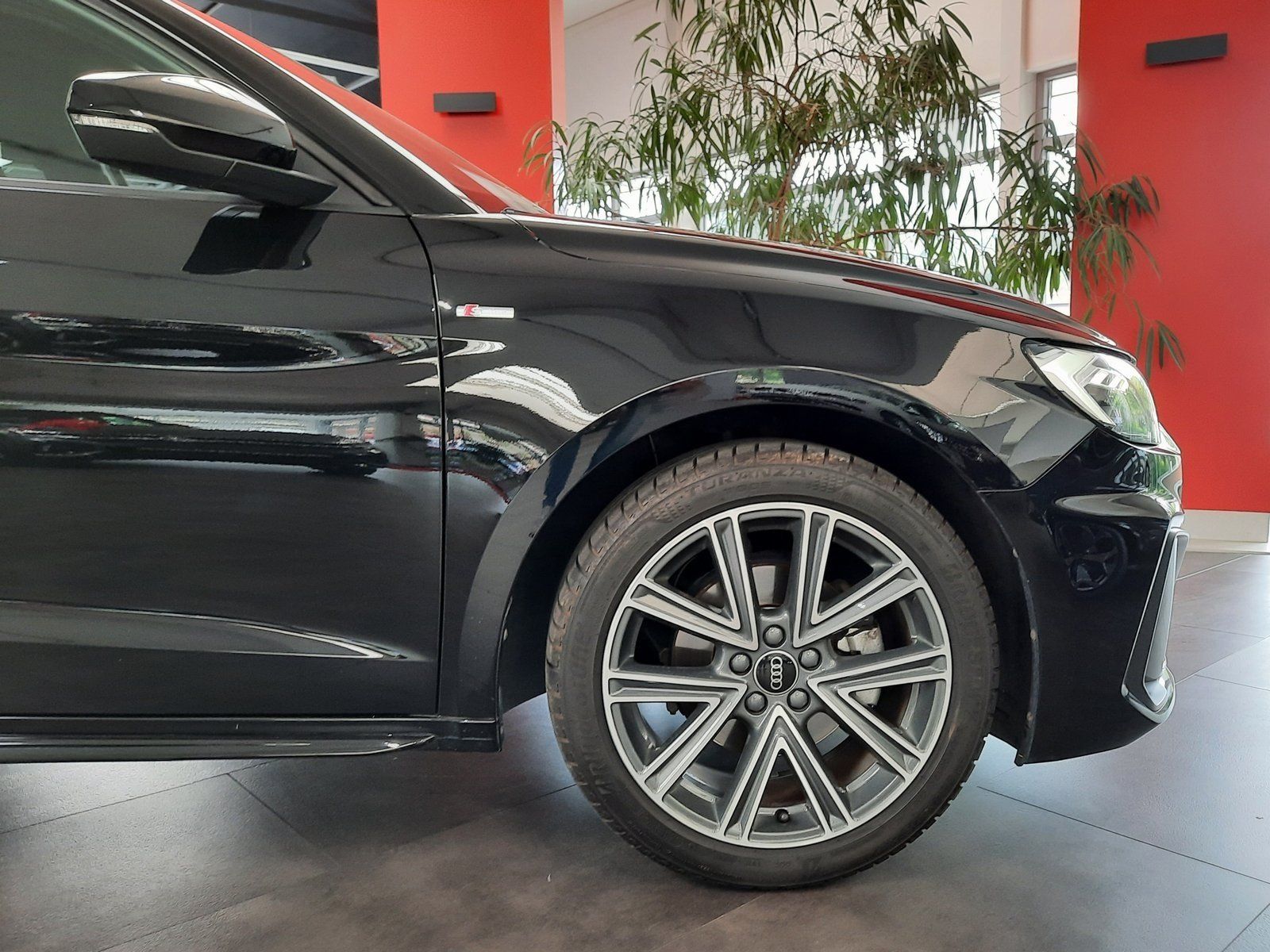 Fahrzeugabbildung Audi A1 Sportback 30 TFSI S-line *Cam*LED*PDC*Navi*