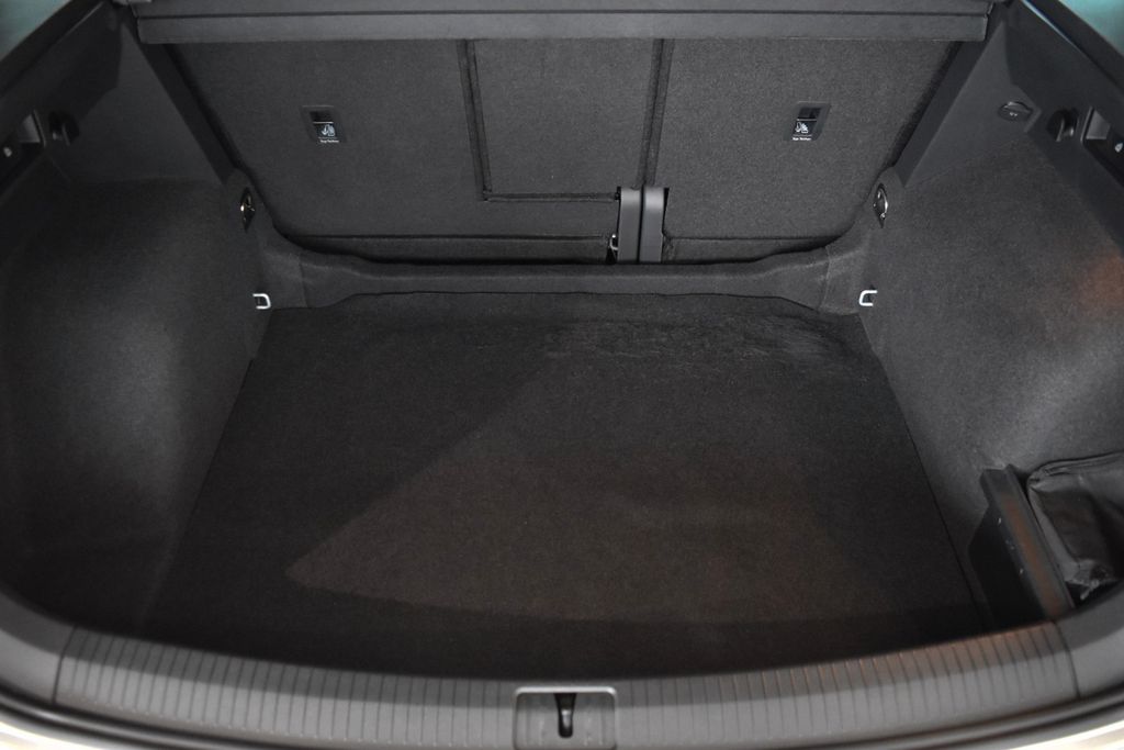 VW Tiguan 1.5 TSI~Navi~LED~Kamera~Keyless Go~Apple VW Tiguan 1.5 TSI~Navi~LED~Kamera~Keyless Go~Apple