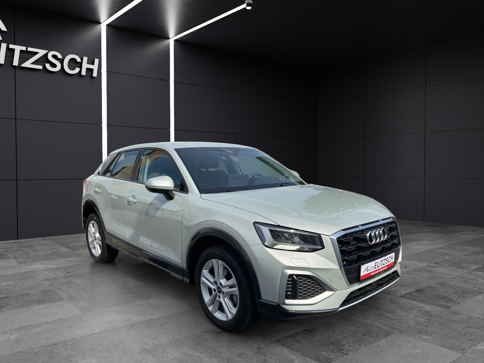 Fahrzeugabbildung Audi Q2 35 TFSI advanced LED ACC AVC RFK SH