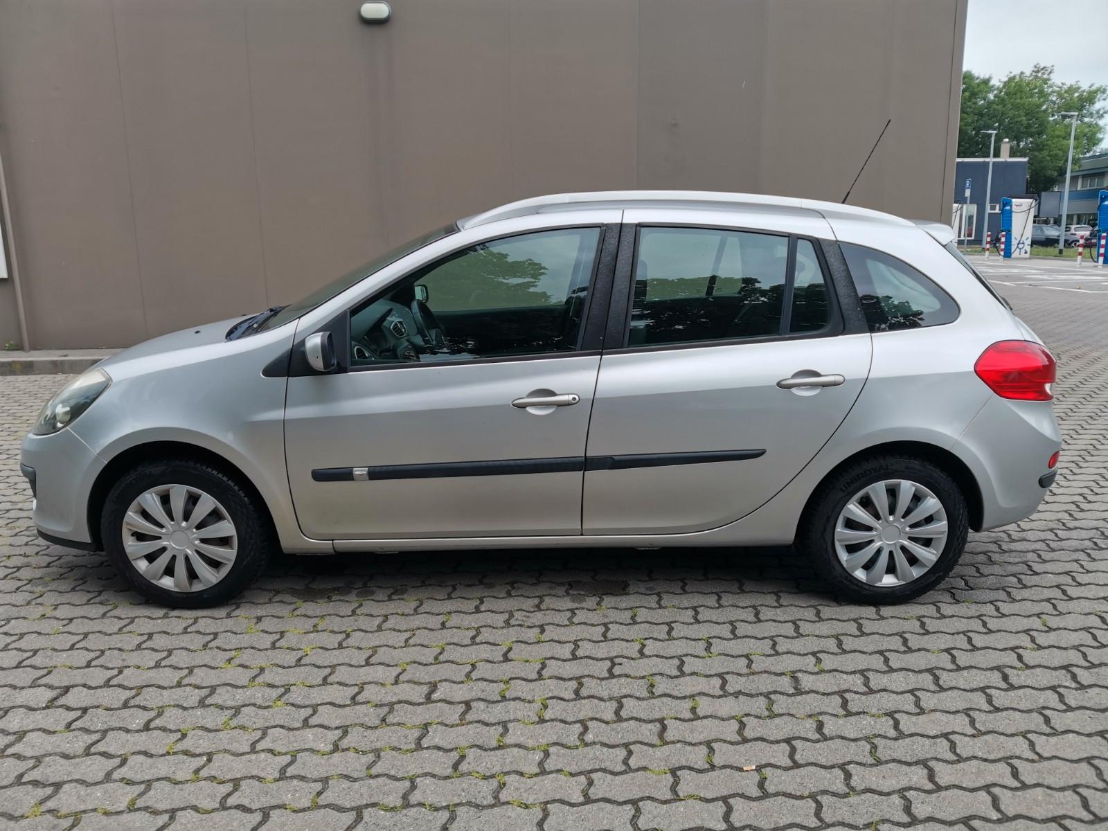 Renault Clio 2008 — rear view