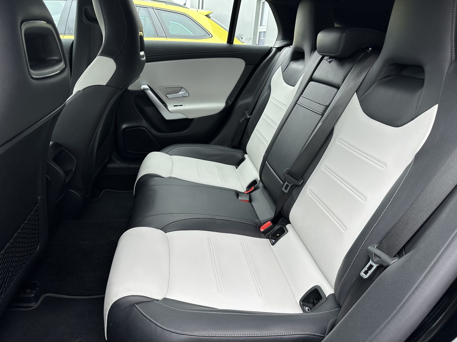 Fahrzeugabbildung Mercedes-Benz CLA 200d Shooting Brake AMG-Line NAV+LED+KAM+ACC