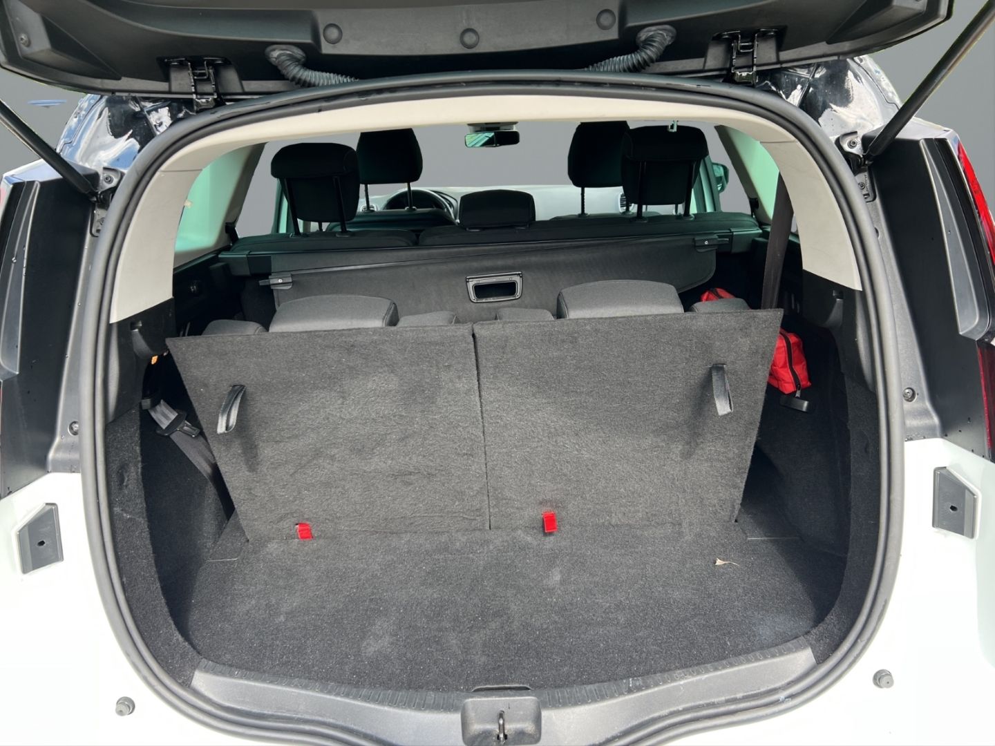 Fahrzeugabbildung Renault Scenic IV Grand Limited 1.3 TCe 140 EU6d-T AHK N