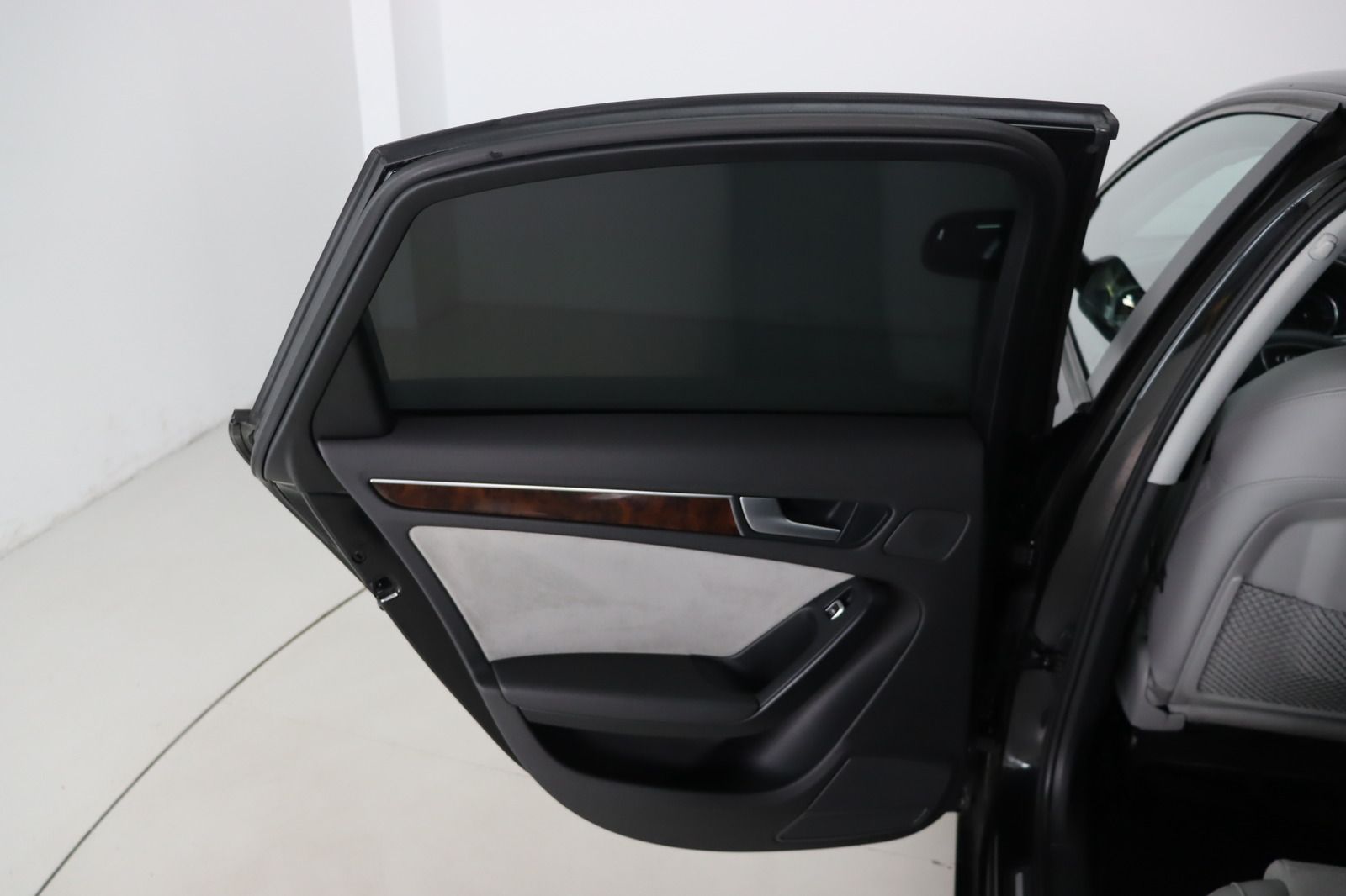 Fahrzeugabbildung Audi A4 3.0 TDI S tronic * Xenon * Navi * el. Sitze