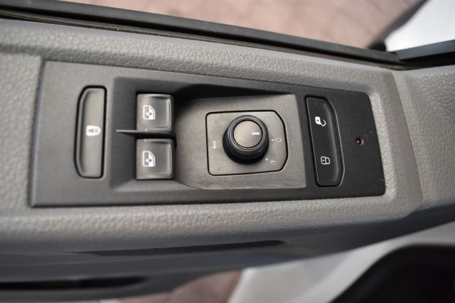 T6.1 Kombi KR 2.0 TDI 8-SITZER KLIMA+ZUHEIZER+PD