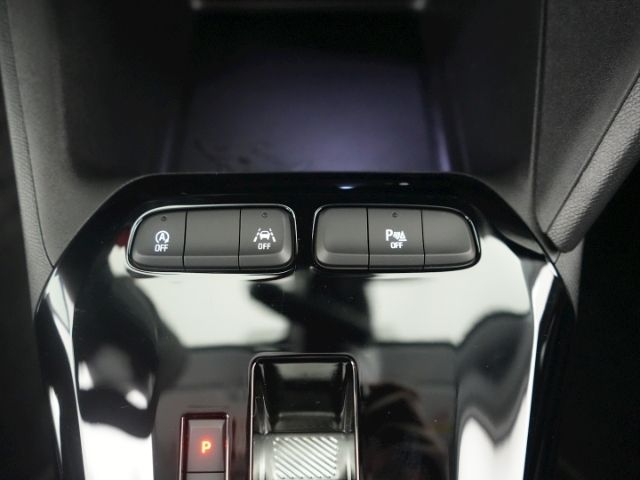 Corsa F ELEGANCE AT+LED+NAVI+RÜCKFAHRKAMERA+SITZ