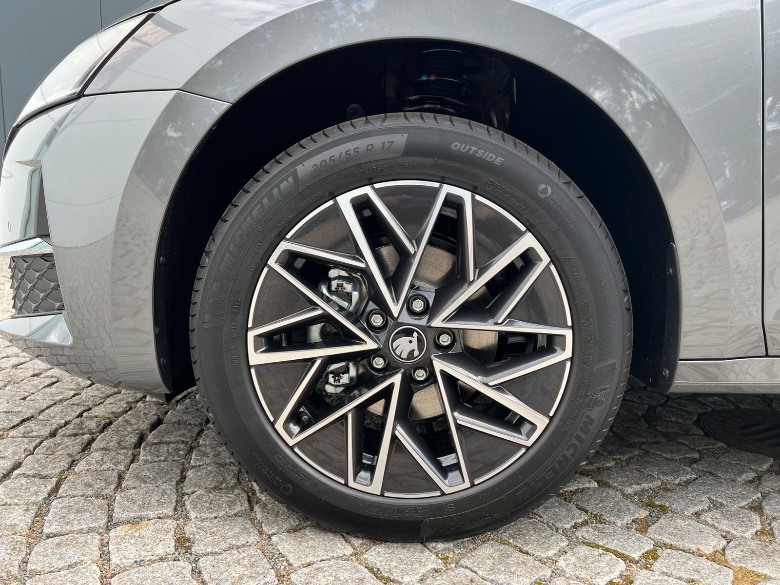 Fahrzeugabbildung SKODA Octavia Combi TOUR 2.0 TDI DSG *AHK, Travel Assi
